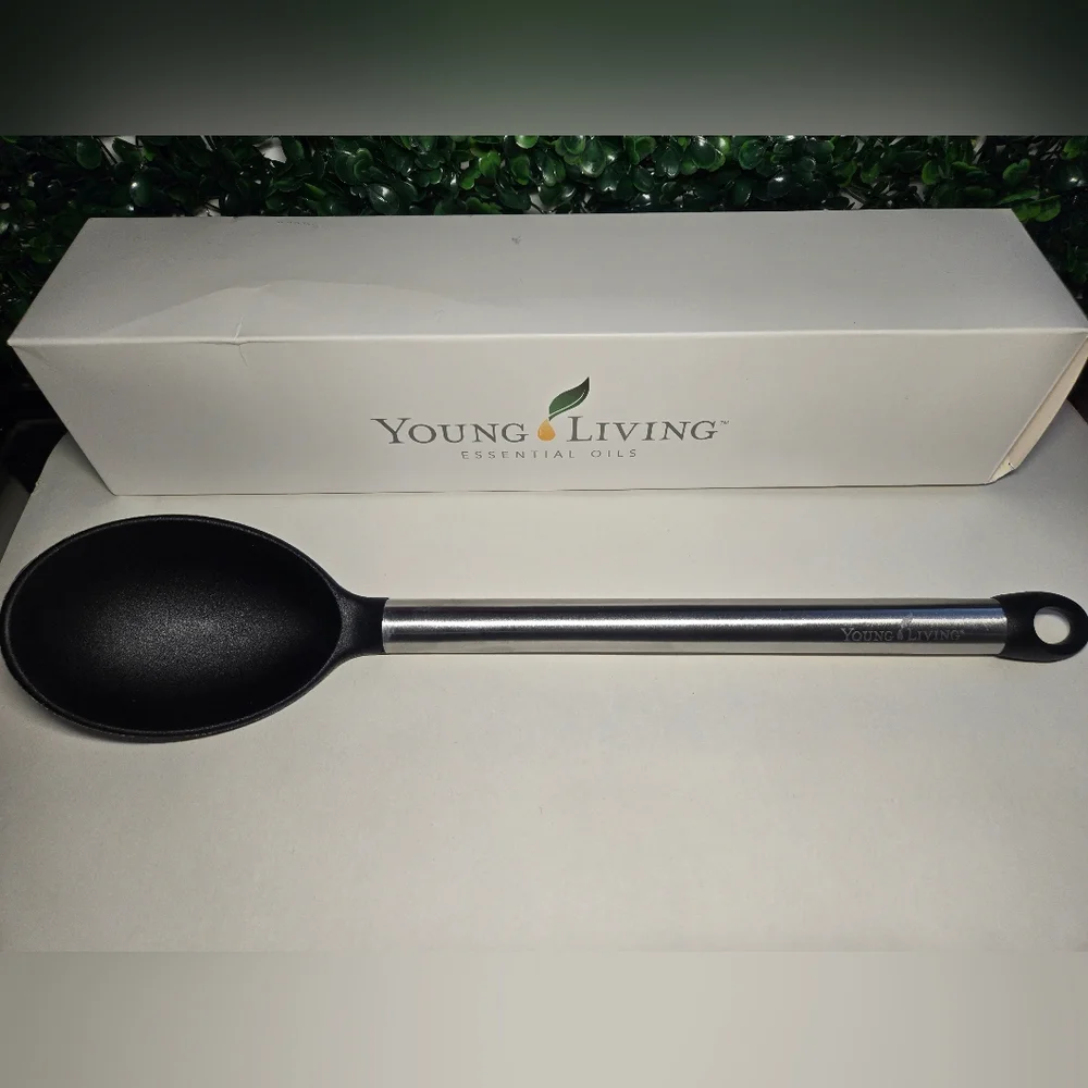 Young‎ Living Black Kitchen Utensil Set